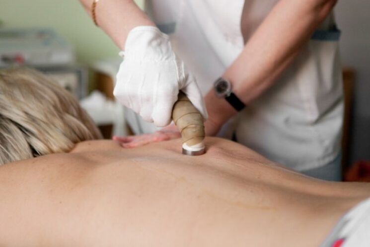 Prosedur physiotherapeutic pikeun pengobatan osteochondrosis thoracic, prescribed ku dokter attending